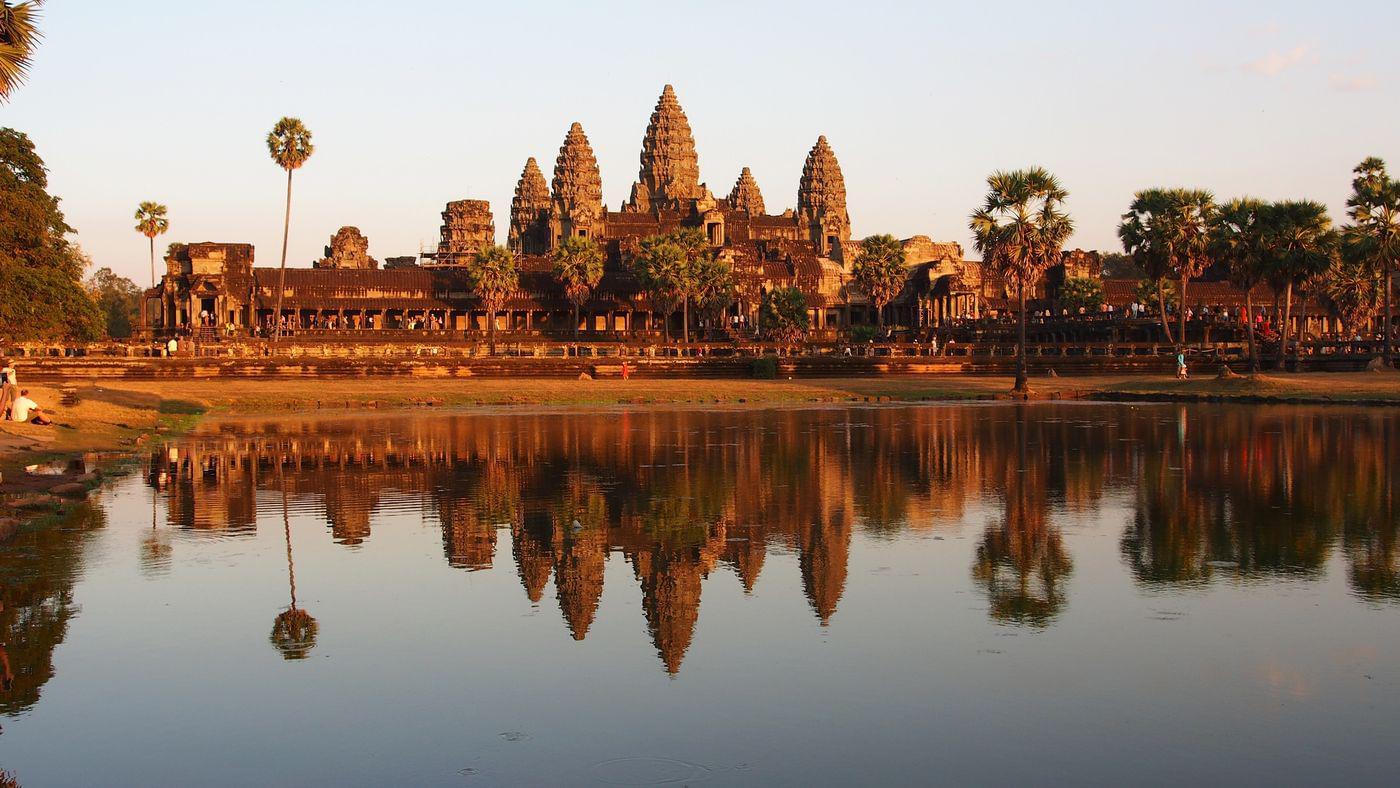 Photo Le bus, un moyen de transport privilégié à Angkor