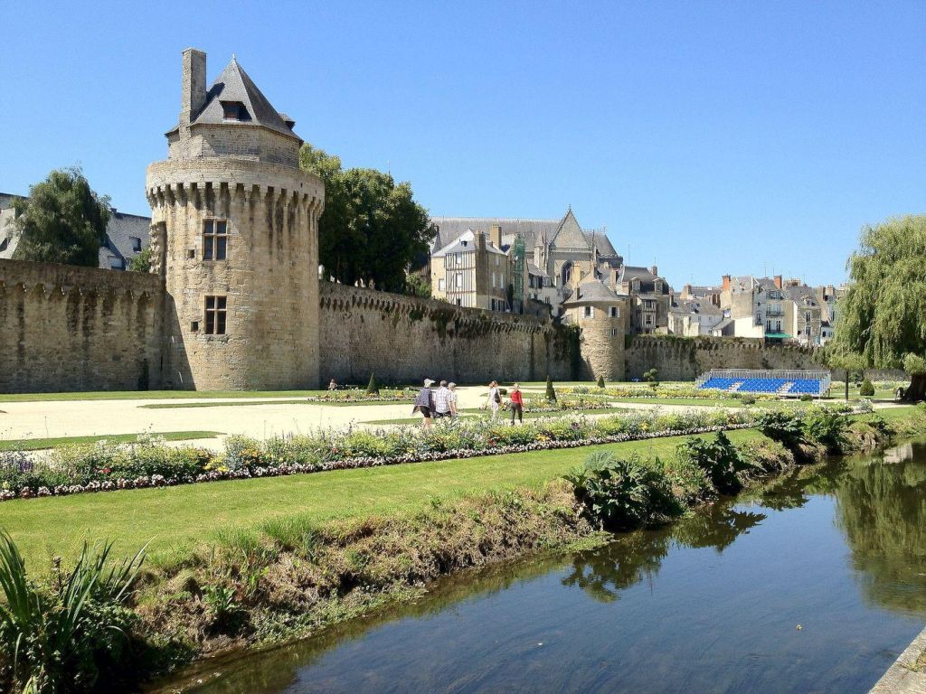 Photo Bons plans voyages Vannes