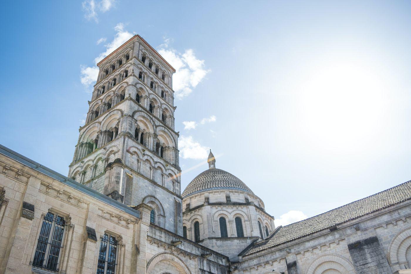 Photo Vacances dans la très captivante Angoulême, en véhicule de location