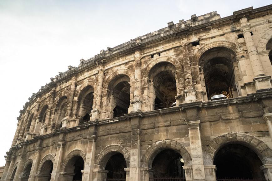 Photo Nîmes : louer une voiture de tourisme