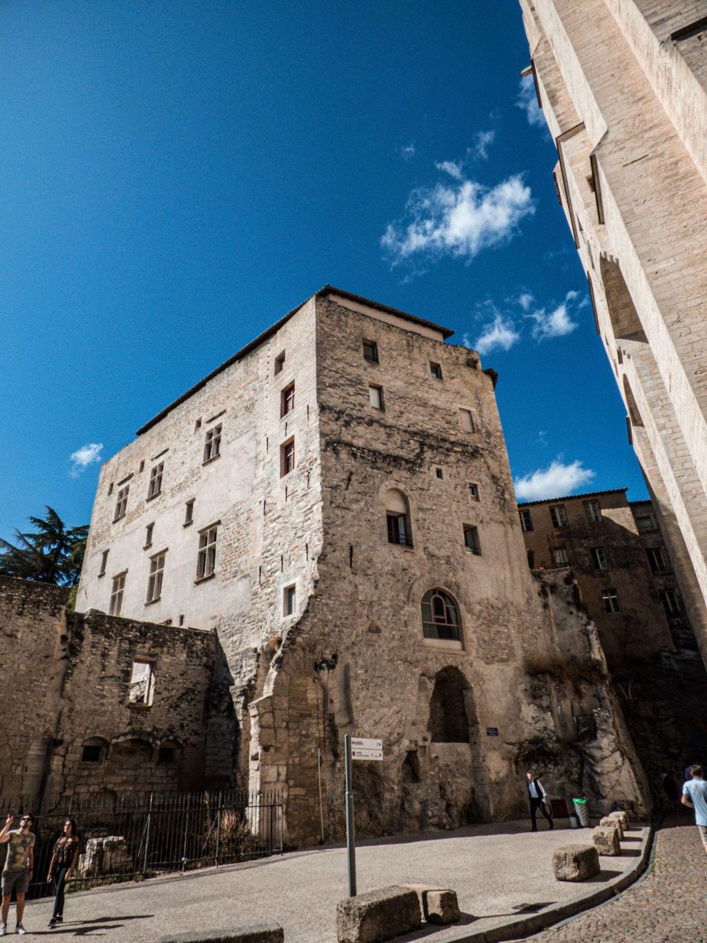Photo Conseils pour trouver un hotel de charme Avignon. Trouvez votre bonheur!