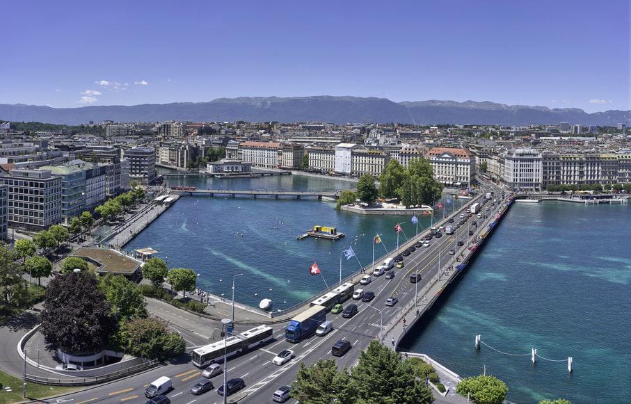 Photo Voiture de location pas chère à Genève