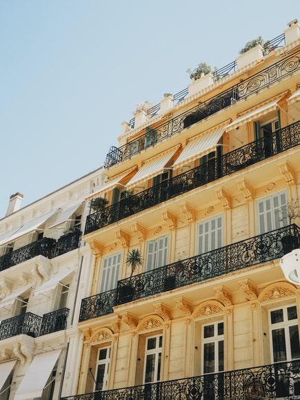 Photo Sorties et fêtes à Cannes : bars de nuit et boites