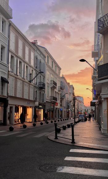 Photo Découvrez la ville vibrante de Cannes, en voiture de location