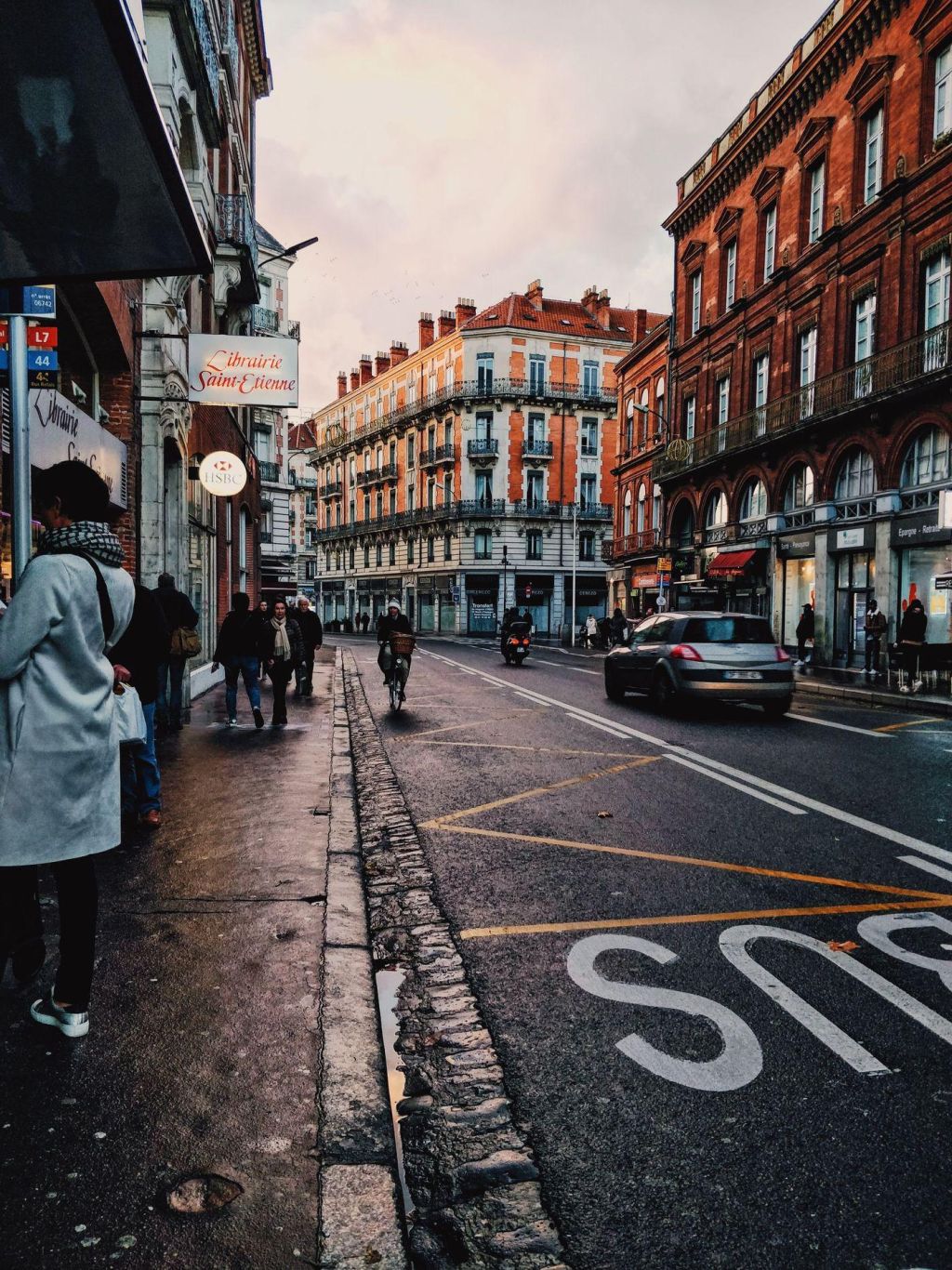 Photo Toulouse : comparer les prix des locations de voitures