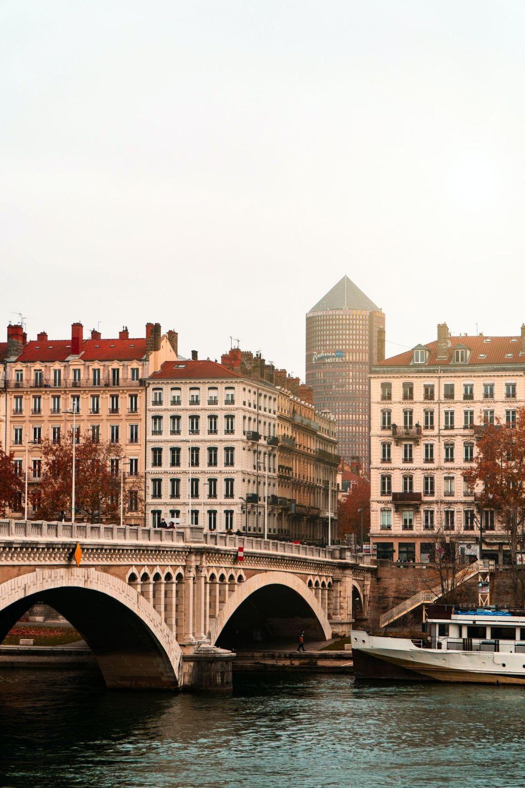 Photo Booker un hotel avec spa Lyon: avis internautes et conseils. Bon séjour cocooning!