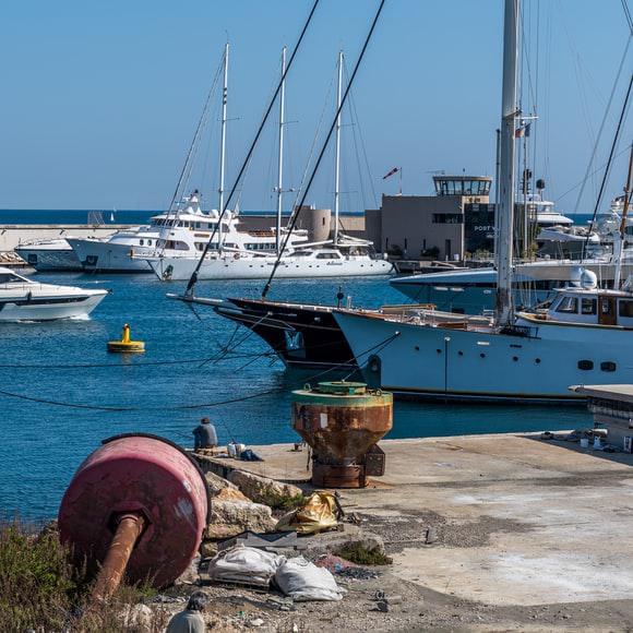 Photo Alpes-Maritimes : comparer les prix des locations de voitures