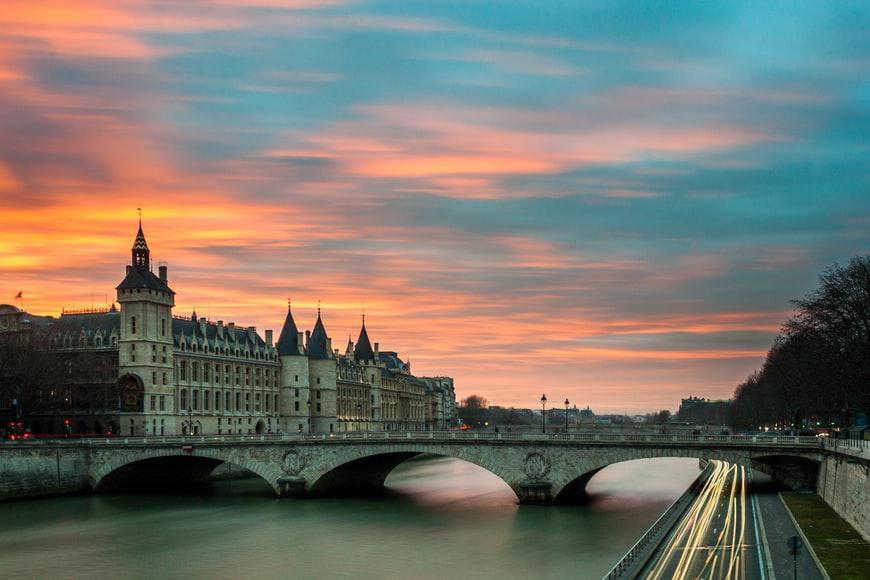 Photo Comparer les hôtels en France. Faire le bon choix avant de partir!