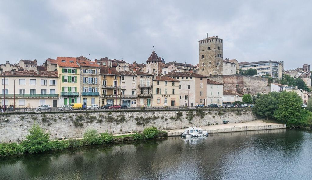 Photo Trouver un bon plan pour votre prochain voyage  Cahors