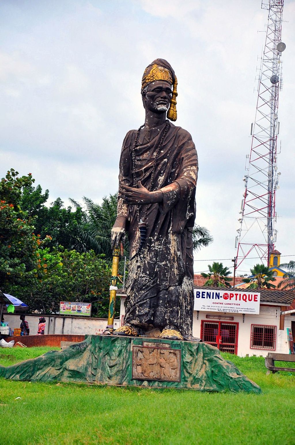 La statue du Roi Toffa 1er à Portonovo