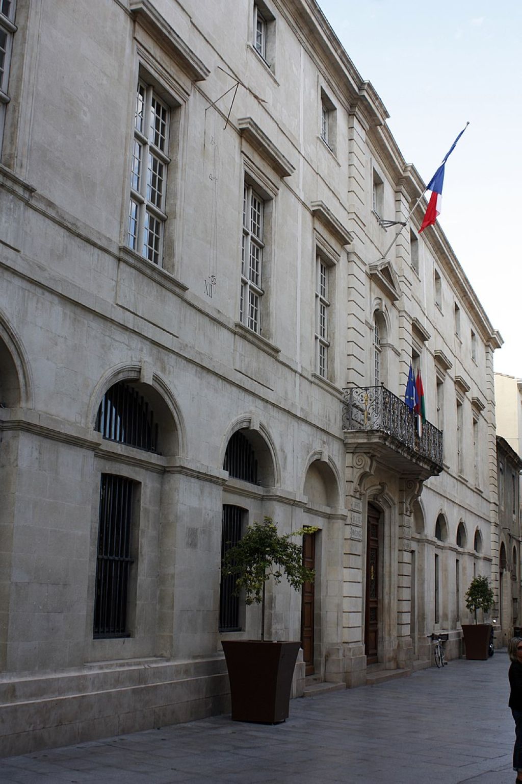 Nîmes Gard France hôtel de Ville façade sur la place de lhôtel de Ville