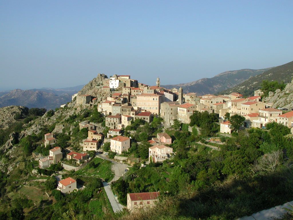 Vue générale du village de Speloncato Houte Corse