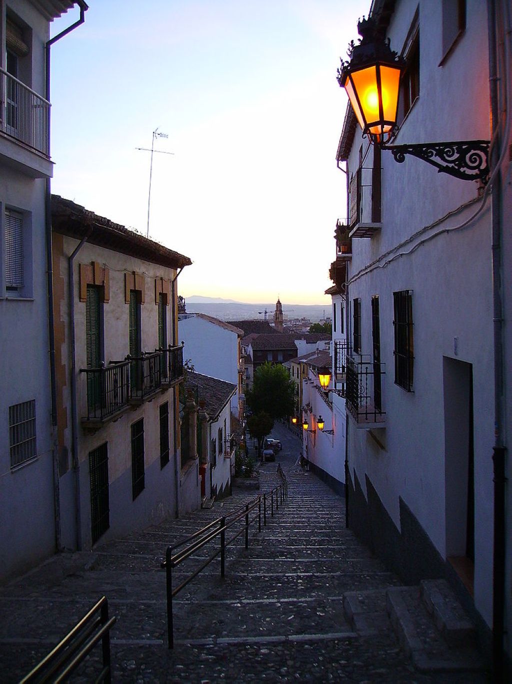 Une rue typique de lAlbaicín
