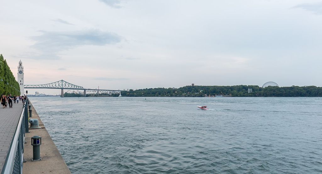 Le fleuve SaintLaurent à Montréal