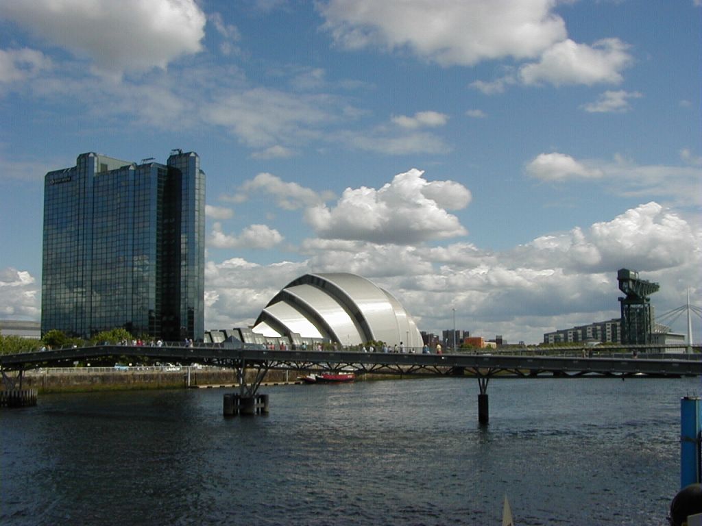 La régénération de Glasgow a mis laccent sur la Clyde et a créé des structures emblématiques telles que le Clyde Auditorium