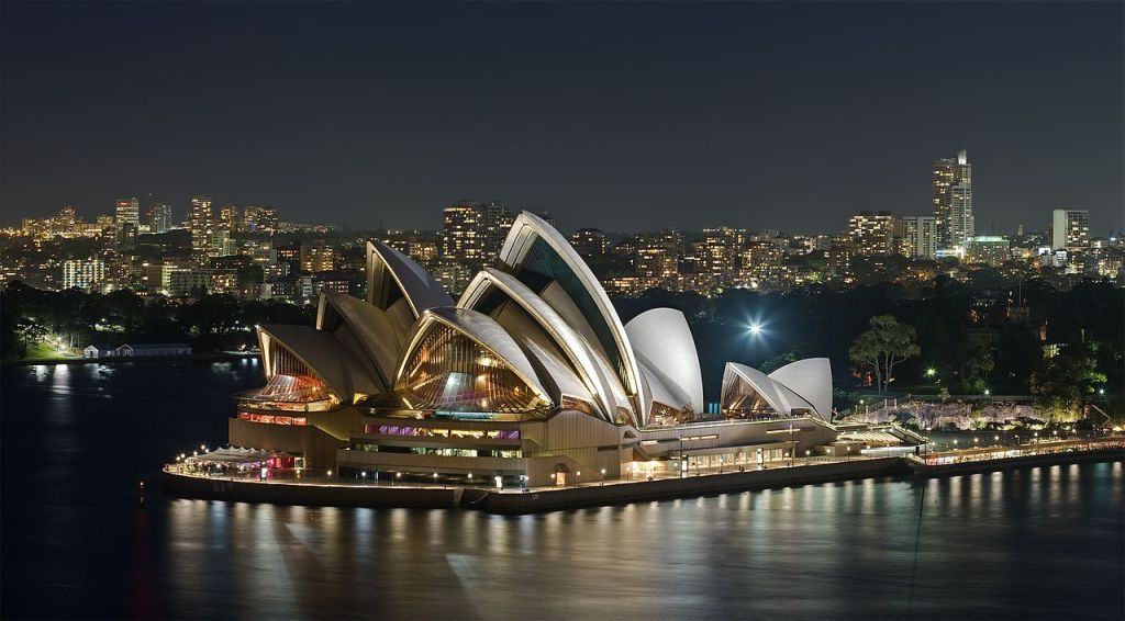 LOpéra de Sydney vu depuis le Harbour Bridge