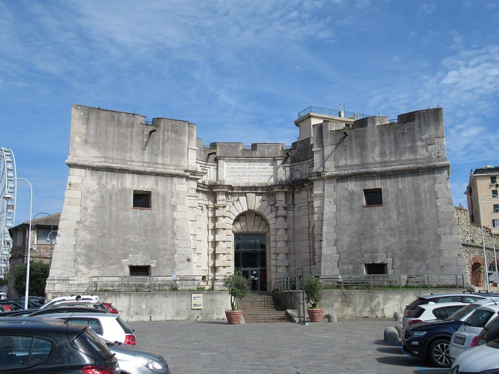 La Porta Siberia porte de la ville construite entre 1551 et 1553