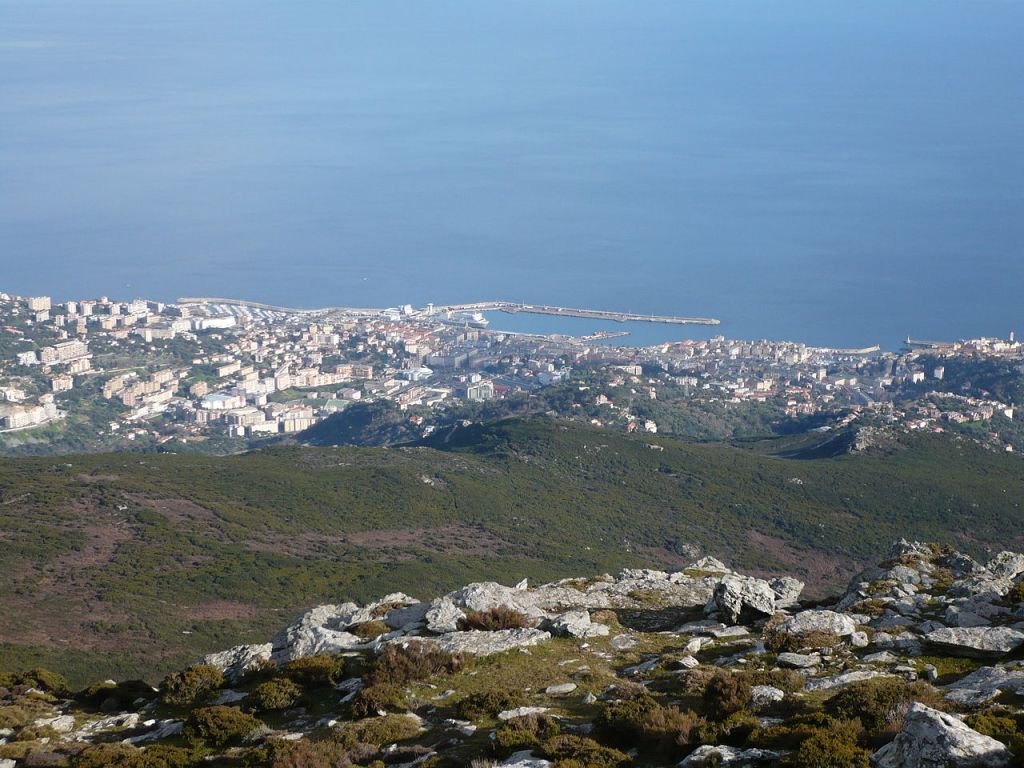La commune de Bastia vue du Pigno