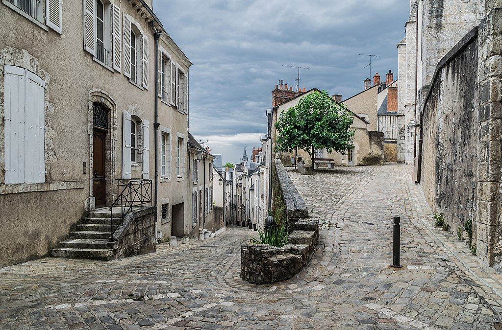 Rue des Papegaults and Petit Degres SaintLouis in Blois