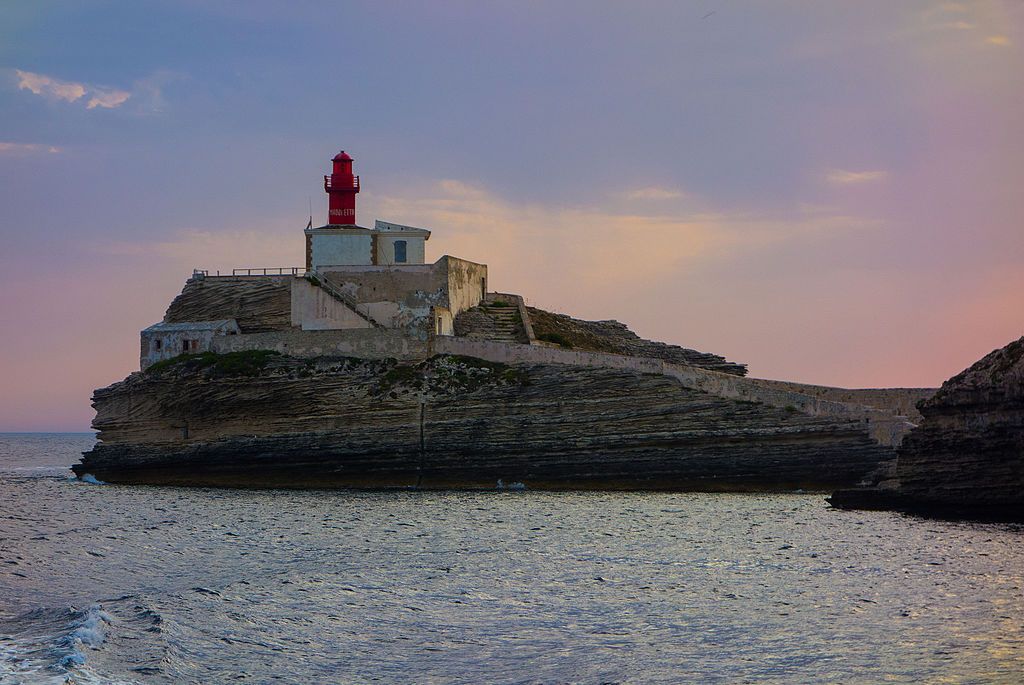 Vue du phare de la Madonetta  Bonifacio