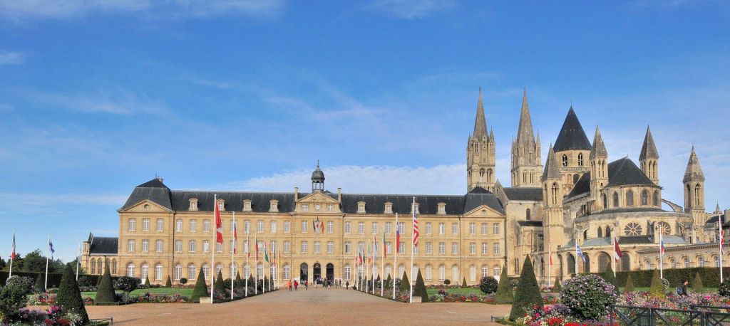 Ancienne abbaye aux Hommes actuellement hôtel de ville de Caen Calvados BasseNormandie