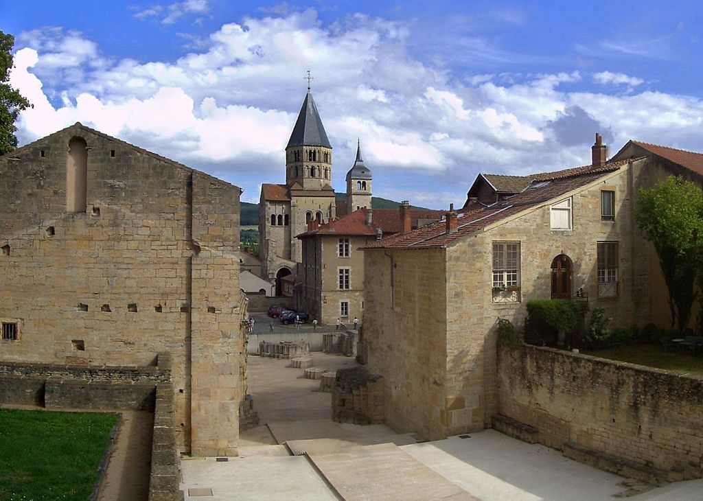 Cluny SaôneetLoire Bourgogne France  Allée centrale de lAbbaye de Cluny