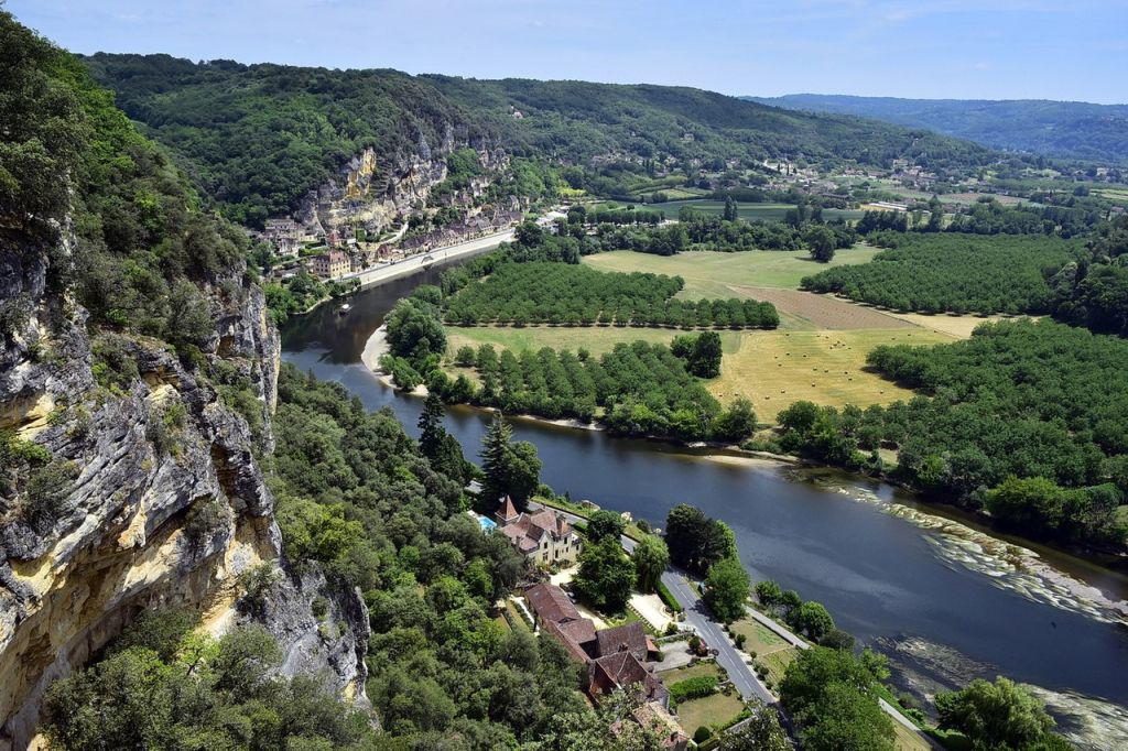 La Dordogne à La RoqueGageac dans le sudest