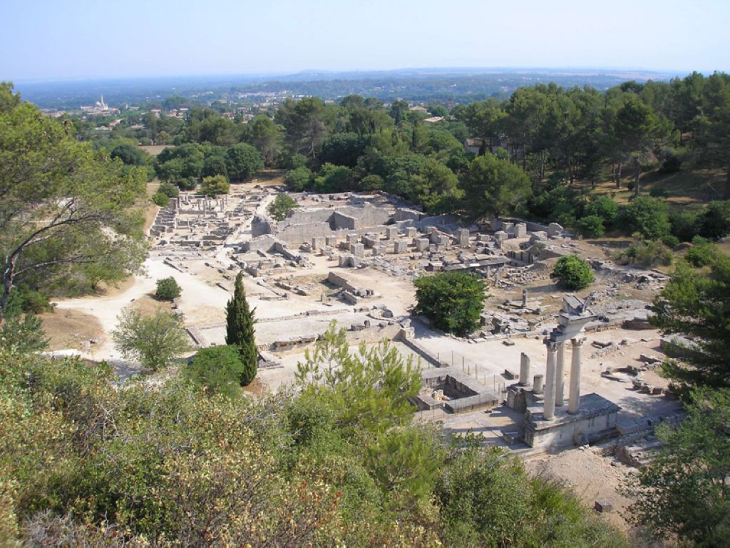 Vue générale du site de Glanum