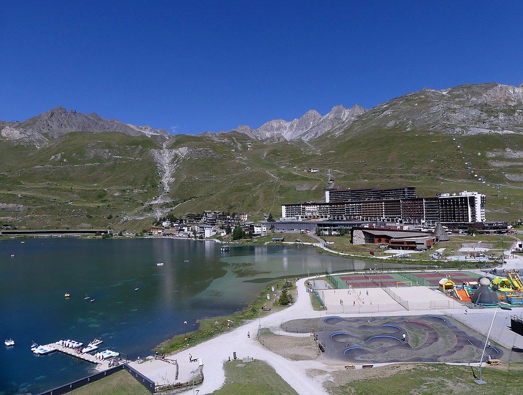 Terrains sportsjeux à TignesLe Lac depuis télécabine