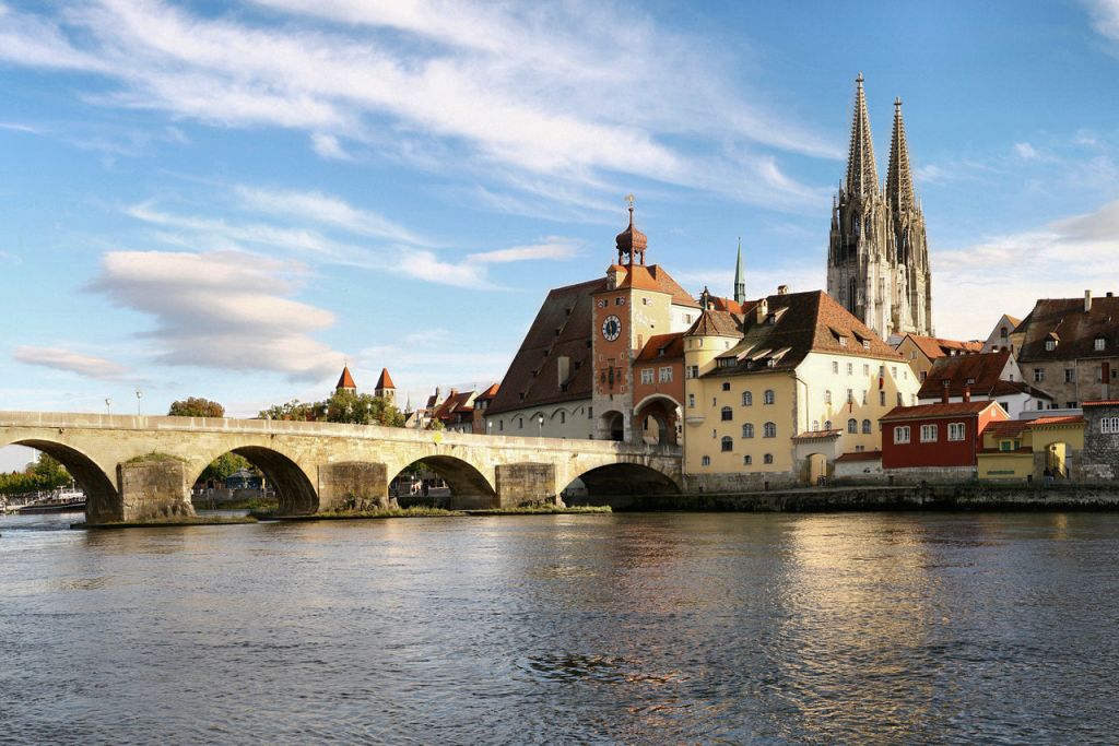 Regensburg bank panorama