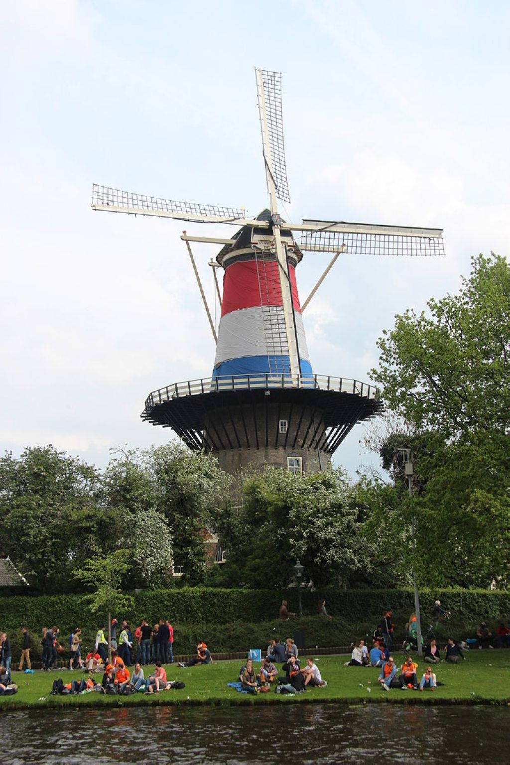 Un moulin décoré pour la fête nationale