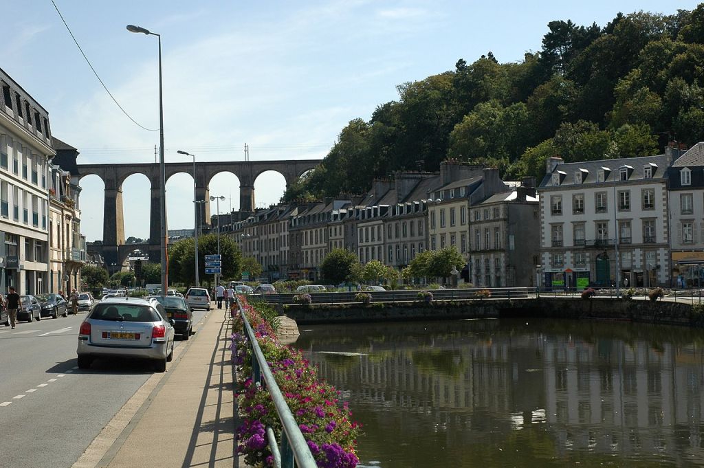 Morlaix le port au quai de Tréguier Finistère France