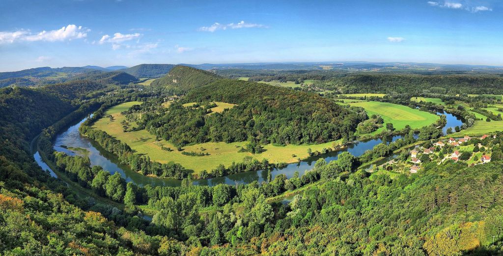 La boucle du Doubs à Rancenay vue depuis le belvédère du rocher de Valmy