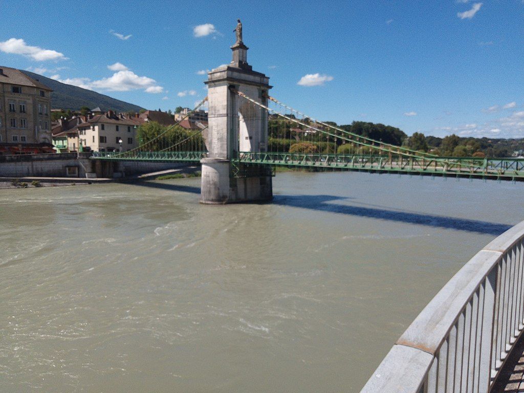 Pont sur le Rhône entre Seyssel Ain et Seyssel HauteSavoie