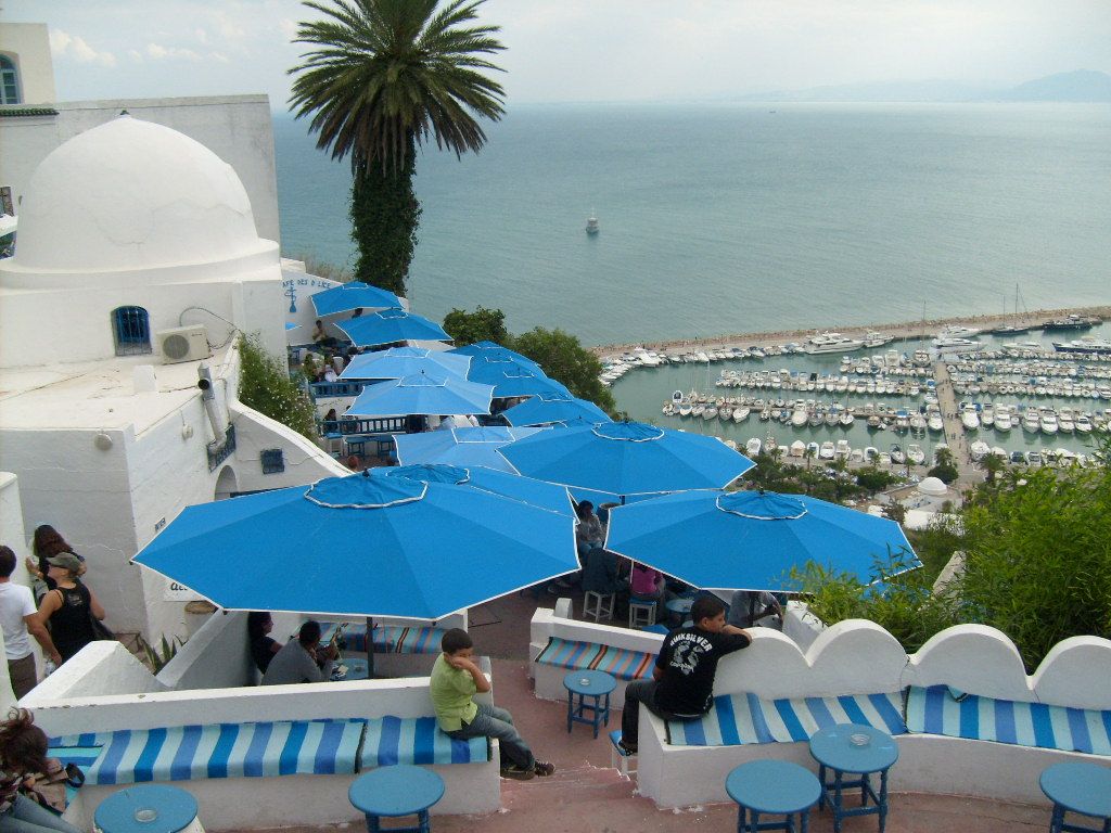 Terrasse du Café des Délices dominant le port de Sidi Bou Saïd Tunisie