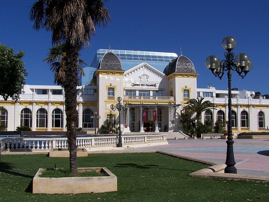 Vue du Casino dHyèreslesPalmiers