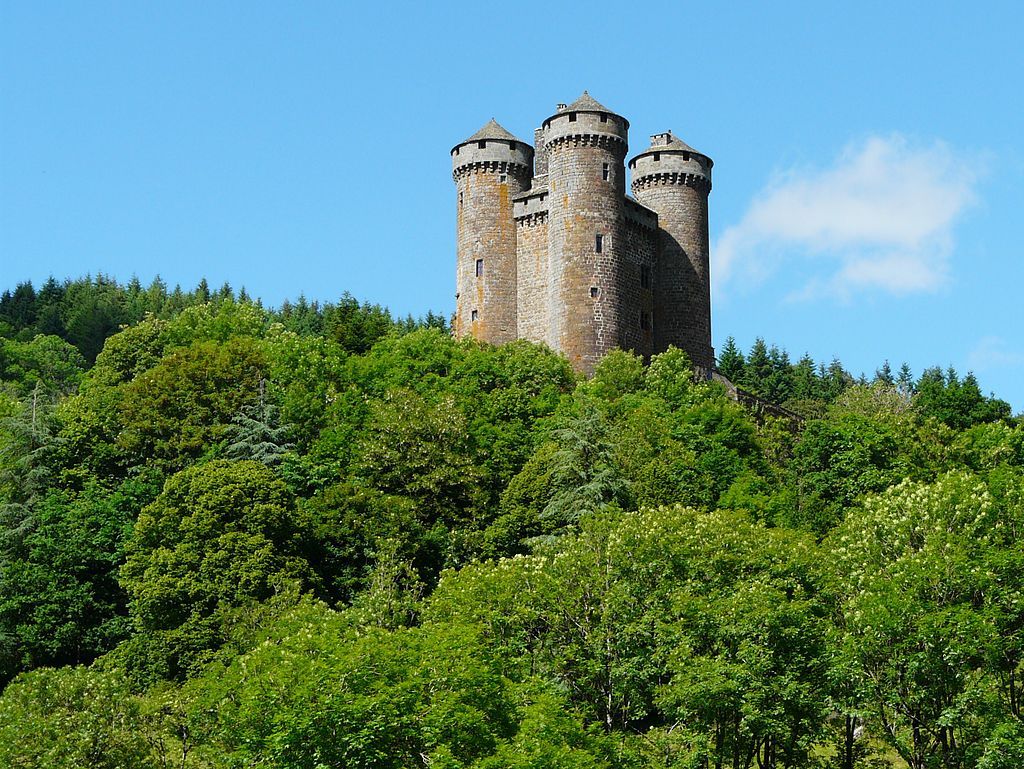 Le château dAnjony Tournemire Cantal France
