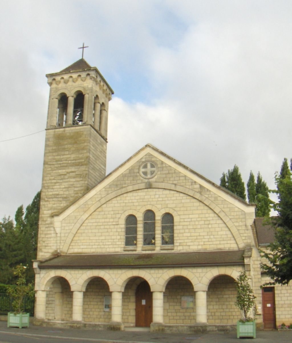 Léglise SainteThérèse dans le quartier du Bois SaintDenis