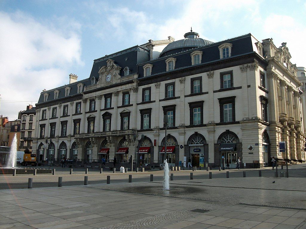 Opéra ClermontFerrand côté place de Jaude 