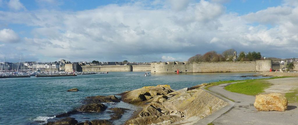 Concarneau  la Ville close vue du PassageLanriec