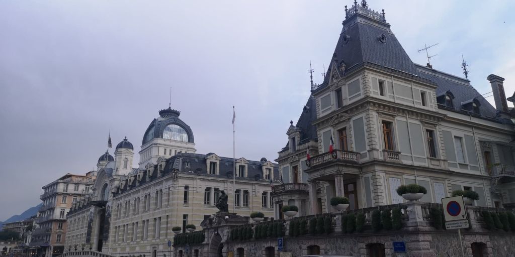 PALAIS ET HOTEL DE VILLE EVIAN