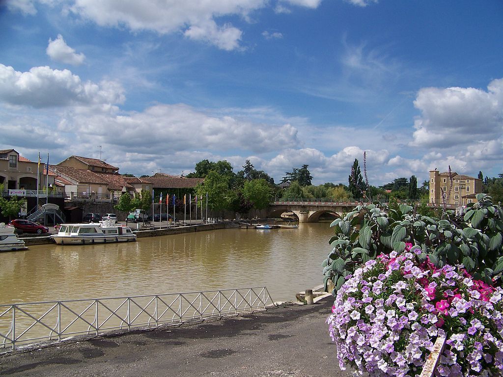 Le port de Condom Gers sur la Baïse