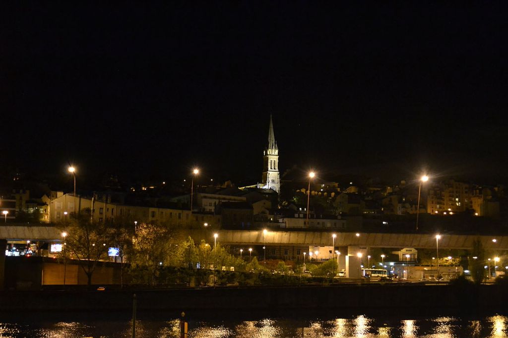 SaintCloud la nuit depuis le pont de SaintCloud