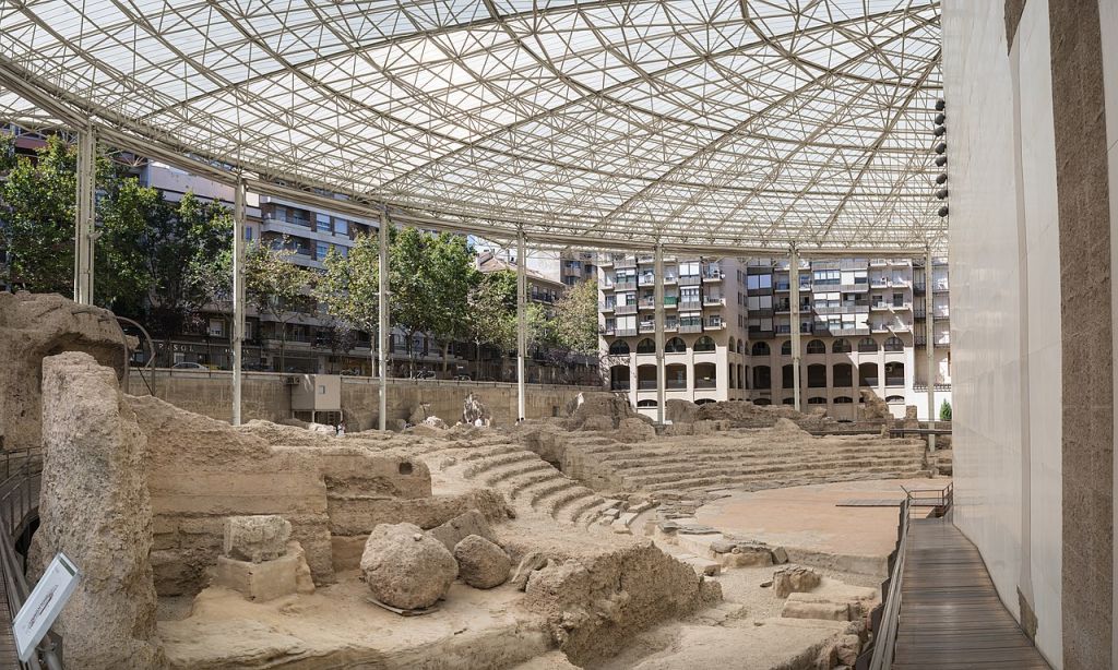 Structure protectrice du théâtre romain de Saragosse Province de Saragosse Aragon Espagne