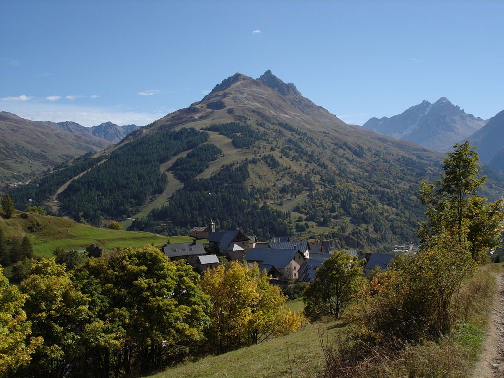 Hameau de PoingtRavier et massif de la Sétaz