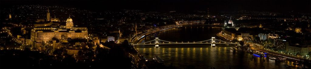 Panorama nocturne depuis Gellérthegy