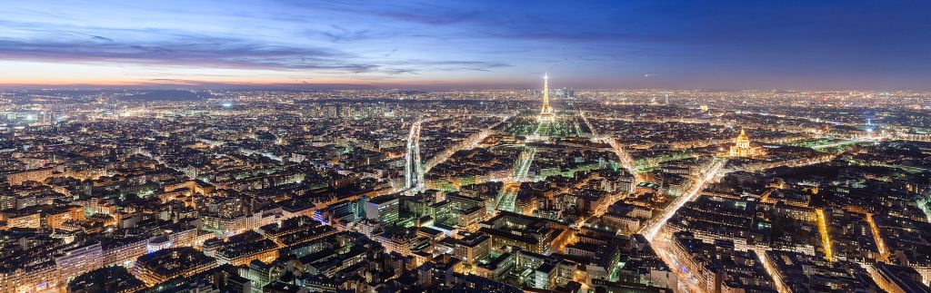 Vue sur Paris au crépuscule depuis la tour Montparnasse
