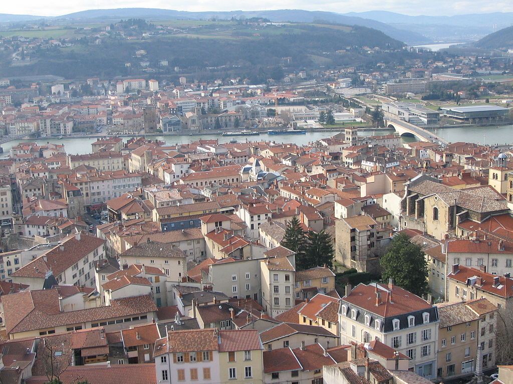 Vienne lIsère et le pont de Lattre de Tassigny StRomain en Gal SteColombe tout à gauche Rhône