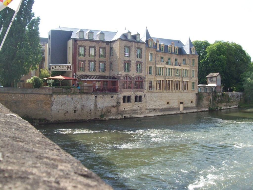 La Meuse à Sedan  ChampagneArdenne France