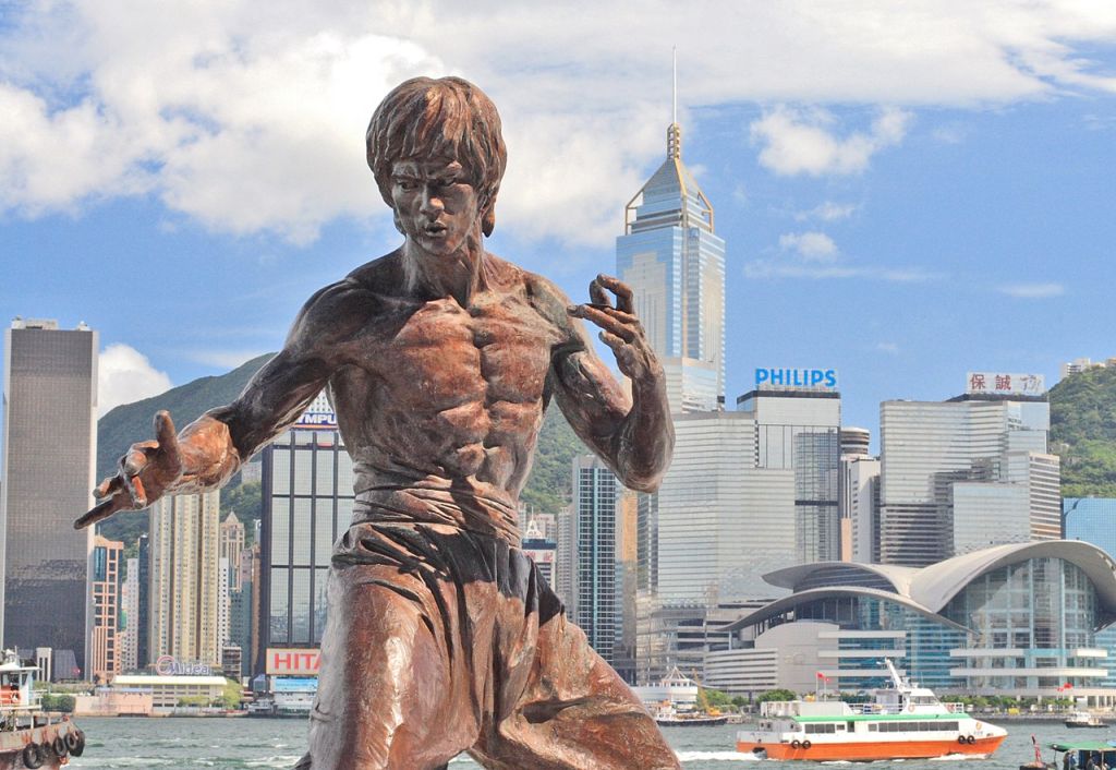 Hong kong bruce lee statue